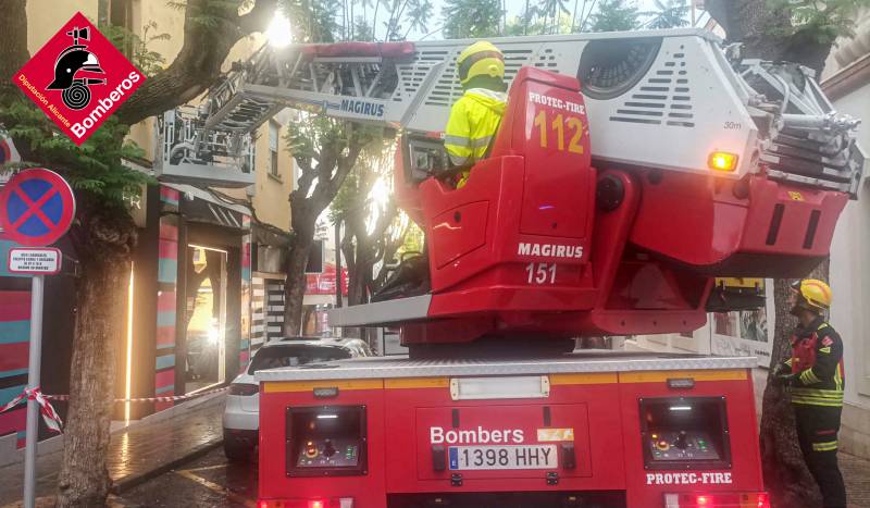 Drivers trapped and motorways closed as rainstorms wreak havoc in Alicante