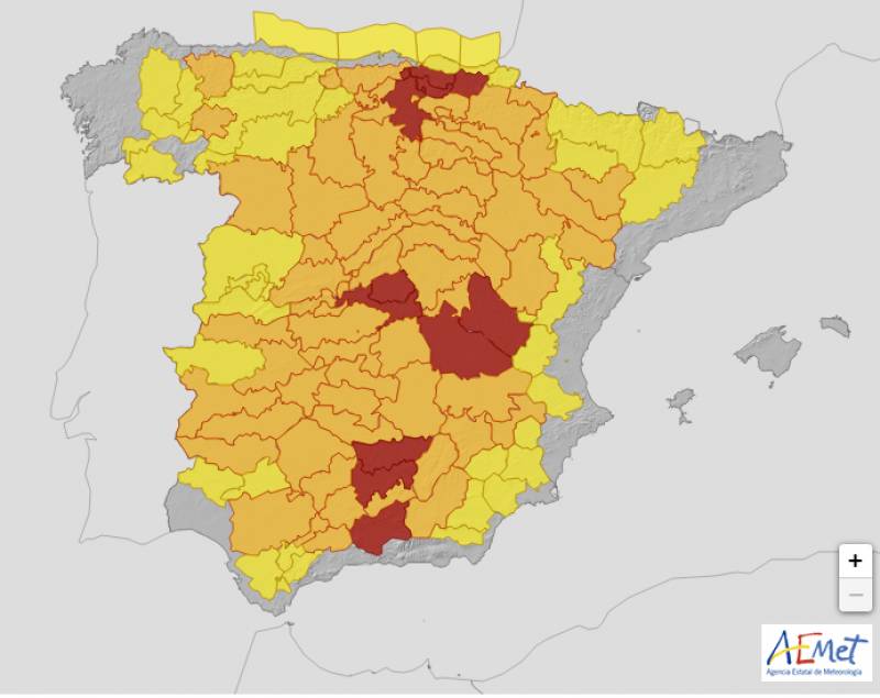 August heatwave takes hold with dozens of Spanish provinces on red alert for high temperatures