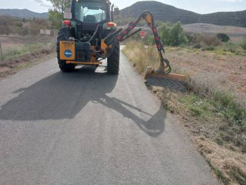 Aguilas begins work to clear rural roads