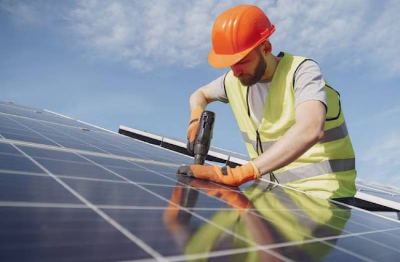 What tax benefits and money off can you get when installing solar panels in Alicante and Valencia?