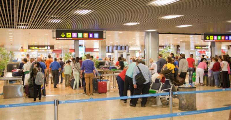 Iberia baggage handlers in Spain vote to strike over Christmas