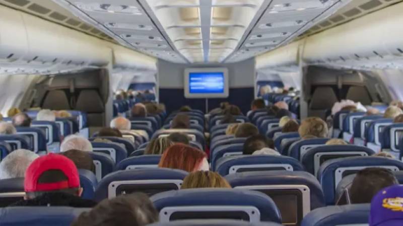 European Parliament probes flight seating policies after Spanish complaint