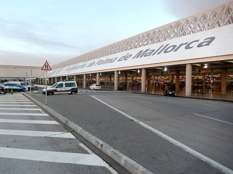 Easter travel chaos amid airport strikes in Spain