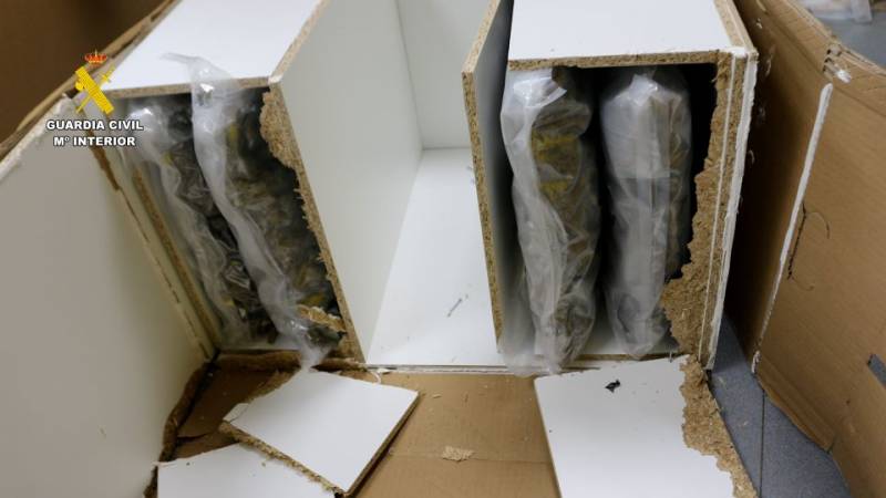 Murcia drug dealers arrested for trying to ship marijuana to Germany in furniture