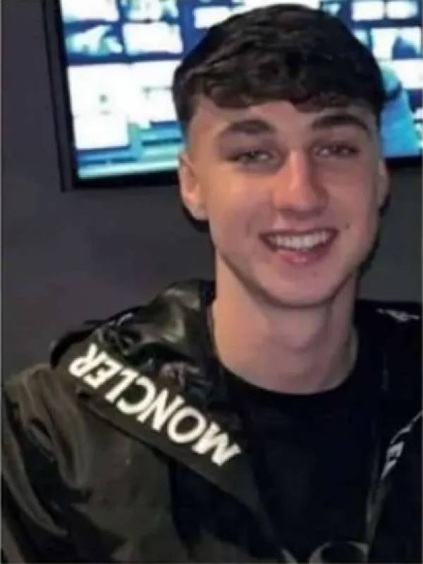 Frantic search underway for British teen missing in Tenerife