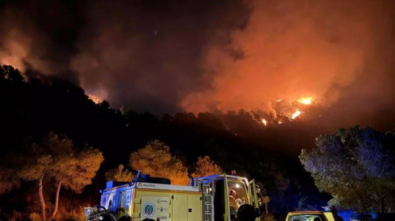 WATCH: 50 firefighters and helicopter teams called in to battle Murcia wildfire