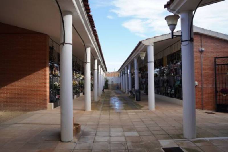 Murcia towns spruce up their cemeteries ready for All Saints' Day