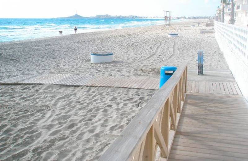 100,000 euros to be spent replacing and renewing sand on Cartagena and Mar Menor beaches