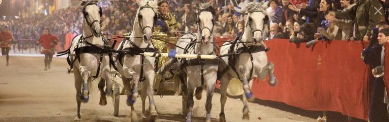 Lorca welcomes traffic disruption as the Easter processions approach!