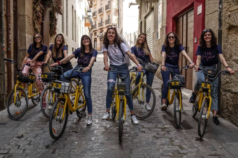 Six Alicante towns earn national cycling seal as La Vuelta recognises Spain's most bike-friendly municipalities