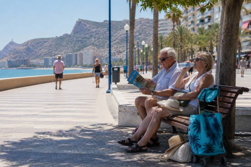 Still hot, but a hint of change: Alicante weather forecast July 16-19