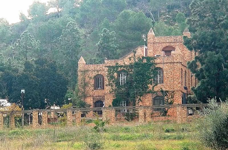 July 25 to August 16 Annual fiestas in the Cartagena village of Perín