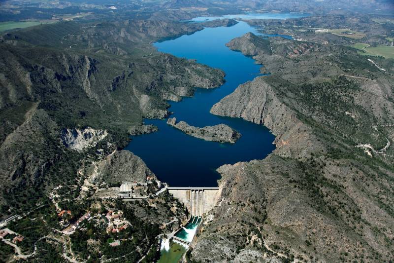 Segura water reserves fall below half capacity as autumn begins