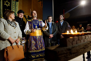 <span style='color:#780948'>ARCHIVED</span> - Lorca, The candles of Hannukah burn again after 520 years