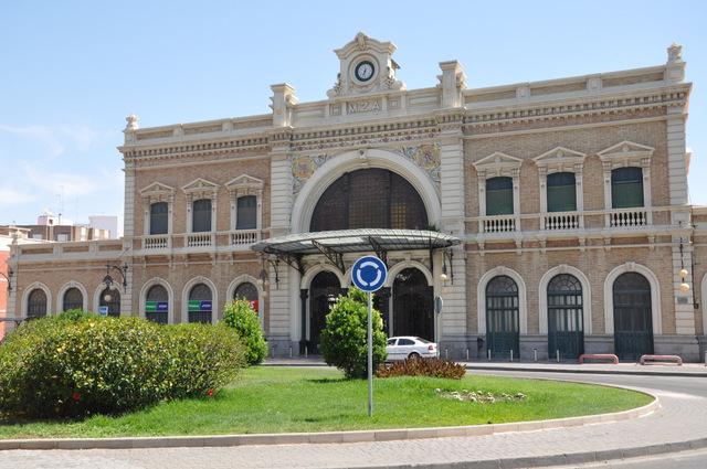 Bus station and railway station in Cartagena