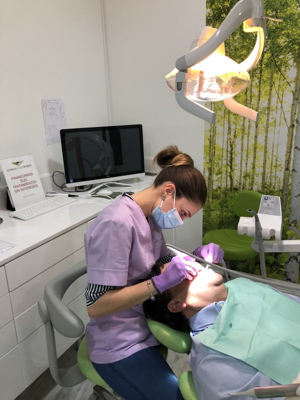 Blanqueamiento Dental Cosmético, Carillas de Porcelana, Coronas e Implantes dentales en CDC DENTAL SERVICE Cartagena.