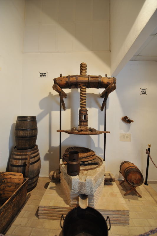 Museo Arqueológico – Etnológico Gratiniano baches