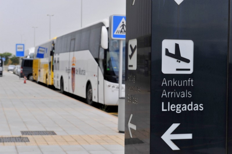 Bus routes and taxi information from Corvera airport 2020