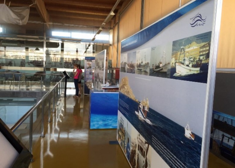 An exhibition, a walk along the jetty and auctions at the fishing port of Águilas