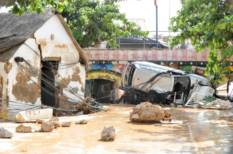 Video Gota Fría September 2019 Los Alcazares debris and cars washed up against bridge 