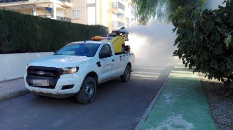 <span style='color:#780948'>ARCHIVED</span> - Mosquito spraying in Mazarrón as larvae in gota fría floodwater begin to develop into adults