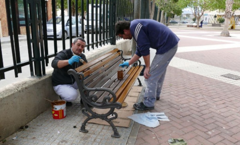 <span style='color:#780948'>ARCHIVED</span> - Training schemes for jobless people to help repair flood damage in Los Nietos and Los Urrutias