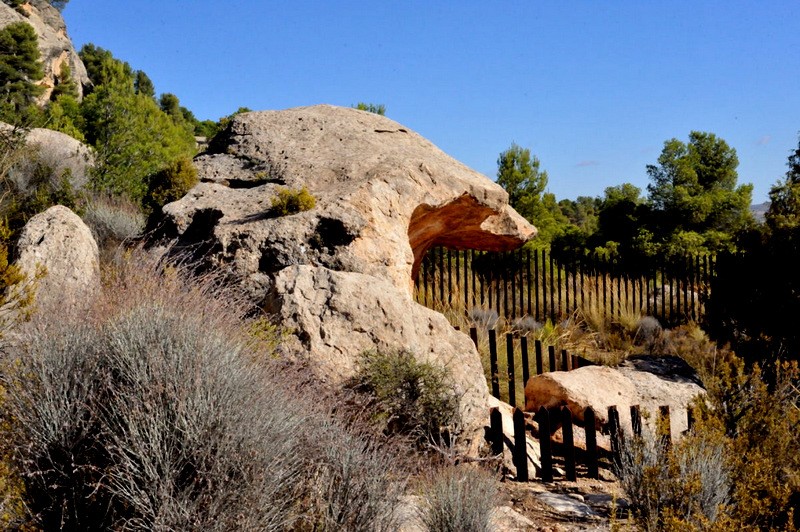 Sunday 17th November guided visit of Monte Arabi prehistoric rock art and bodega in Yecla
