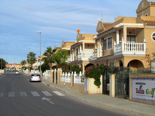 Residential areas Orihuela: Villapiedra and La Regia