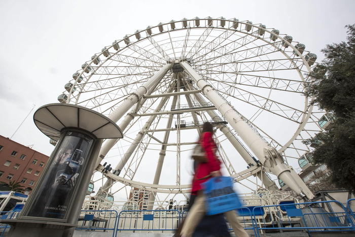 <span style='color:#780948'>ARCHIVED</span> - Largest temporary big wheel in Europe opens in Valencia
