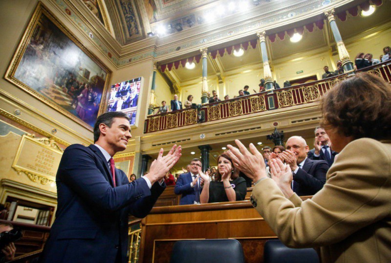 <span style='color:#780948'>ARCHIVED</span> - Spain at last has its first coalition government since 1939