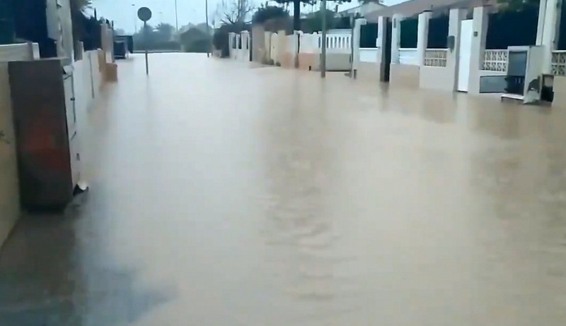<span style='color:#780948'>ARCHIVED</span> - Update: torrential rain closes more roads in the Costa Cálida