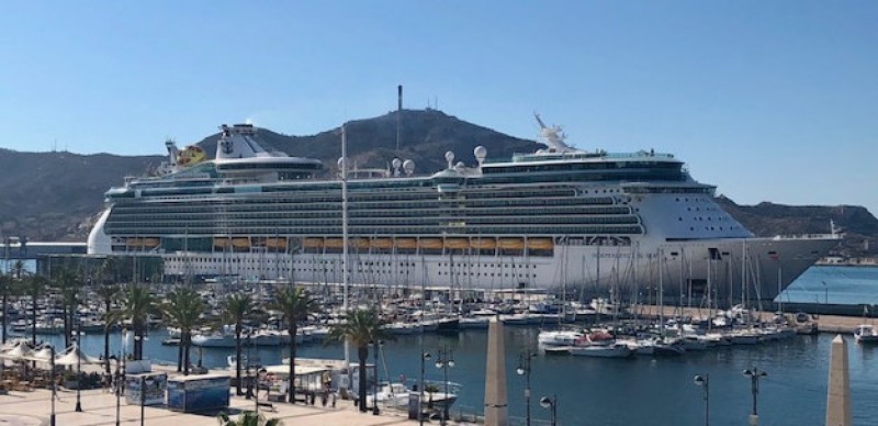 <span style='color:#780948'>ARCHIVED</span> - Worries in Cartagena over cruise ship arriving from Italy next week