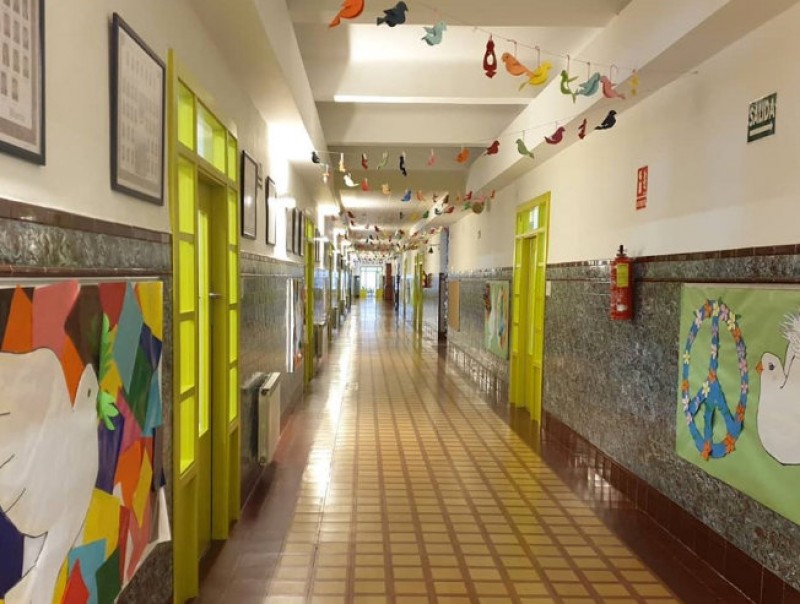 <span style='color:#780948'>ARCHIVED</span> - Secondary school in the city of Murcia closed after teacher contracts coronavirus