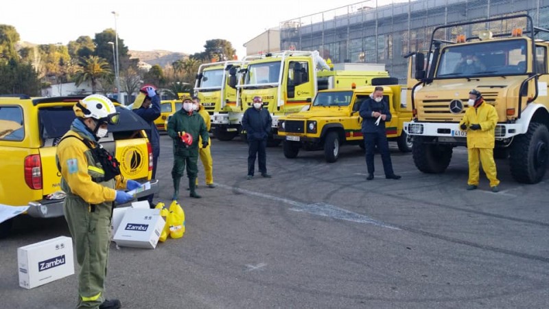 <span style='color:#780948'>ARCHIVED</span> - Forestry brigades join agriculturalists in Jumilla disinfecting the streets