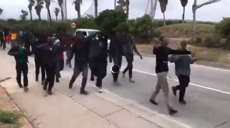 <span style='color:#780948'>ARCHIVED</span> - Calls for immigrants to be returned to Morocco immediately after storming the Spanish border in Melilla