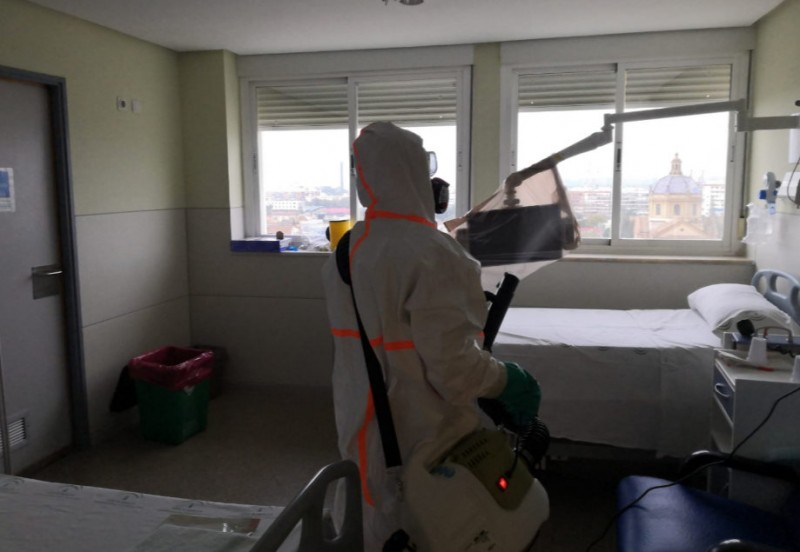 <span style='color:#780948'>ARCHIVED</span> - Rules relaxed:end-of-life care patients allowed final visit in homes for the elderly in Murcia