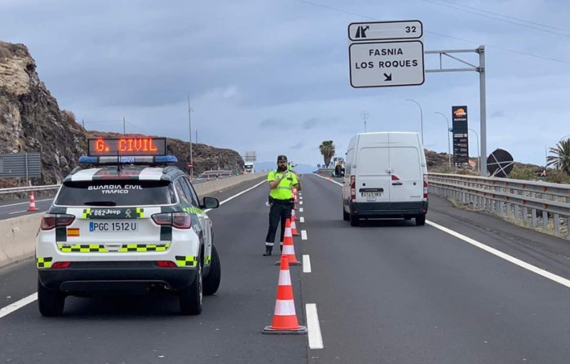 <span style='color:#780948'>ARCHIVED</span> - Extra police checks on the roads to deter beachgoers over the long holiday weekend
