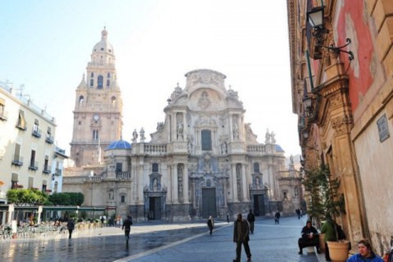 More loose masonry falls off the front of Murcia cathedral