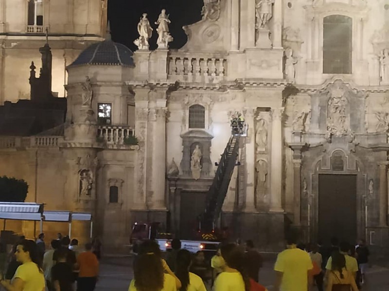 More loose masonry falls off the front of Murcia cathedral