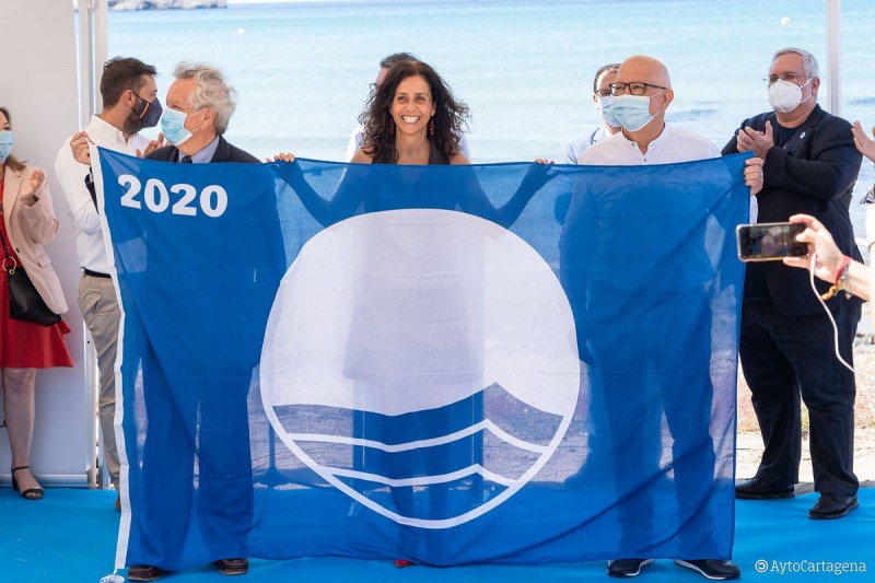 <span style='color:#780948'>ARCHIVED</span> - Blue flags hoisted over Murcia Beaches
