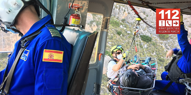 <span style='color:#780948'>ARCHIVED</span> - Air rescue for injured paraglider pilot in Yecla