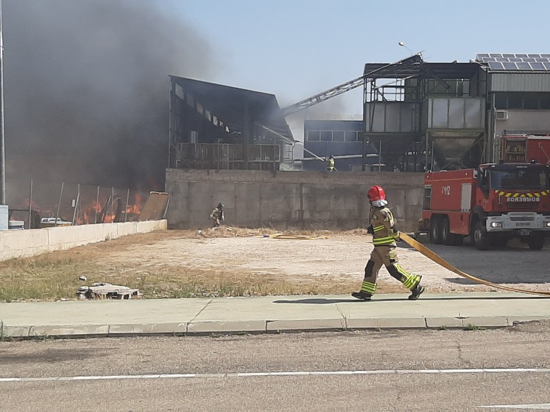<span style='color:#780948'>ARCHIVED</span> - Fire at re-cycling plant in Jumilla controlled