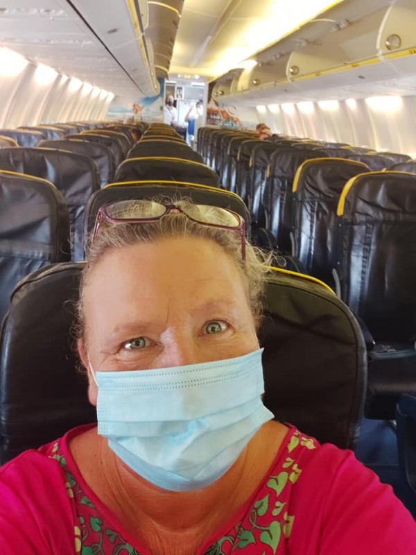 <span style='color:#780948'>ARCHIVED</span> - Two drunken Brits arrested on Tenerife-Madrid flight for refusing to wear masks