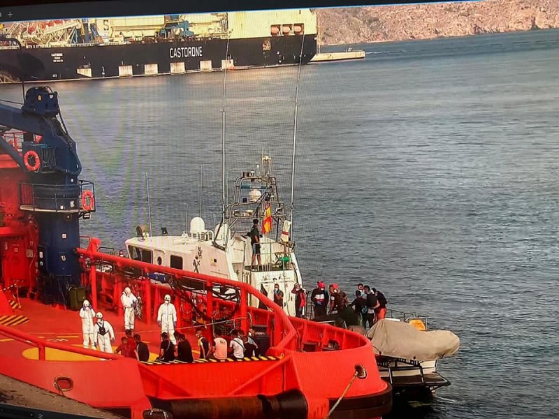 <span style='color:#780948'>ARCHIVED</span> - 130 irregular Algerian migrants arrive in Cartagena; 79 in a fishing boat