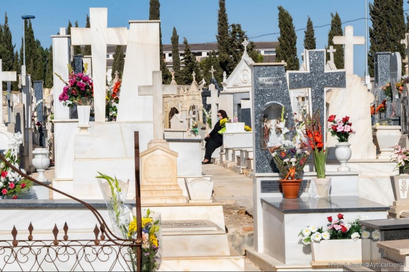 <span style='color:#780948'>ARCHIVED</span> - Respect for covid measures in most of Murcia, with cemeteries quiet