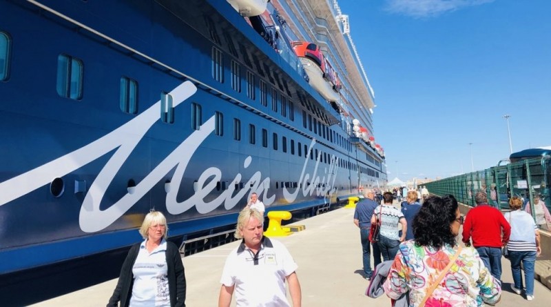 <span style='color:#780948'>ARCHIVED</span> - Tenerife receives its first cruise ship on Tuesday since covid crisis began