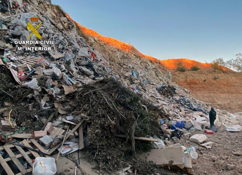 <span style='color:#780948'>ARCHIVED</span> - Man arrested after huge clandestine landfill is discovered in Fuente Álamo