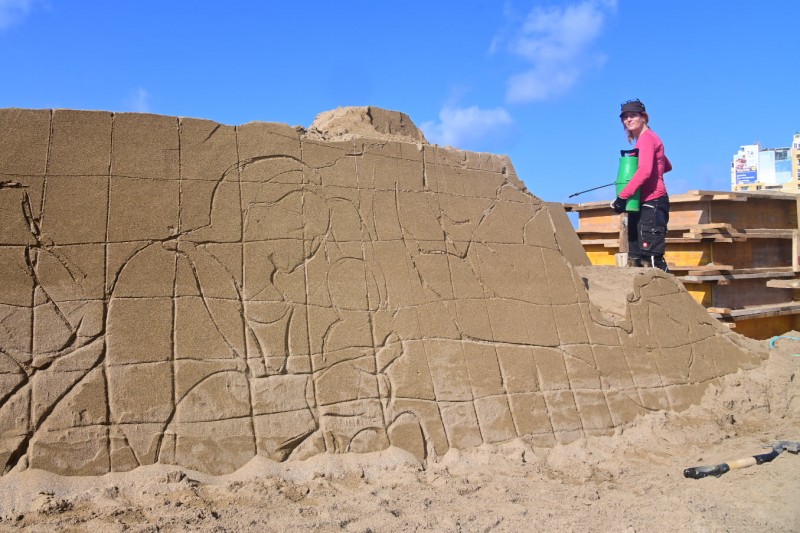 <span style='color:#780948'>ARCHIVED</span> - 15th edition of the Canary Islands sand sculpture nativity scene nearly ready to open