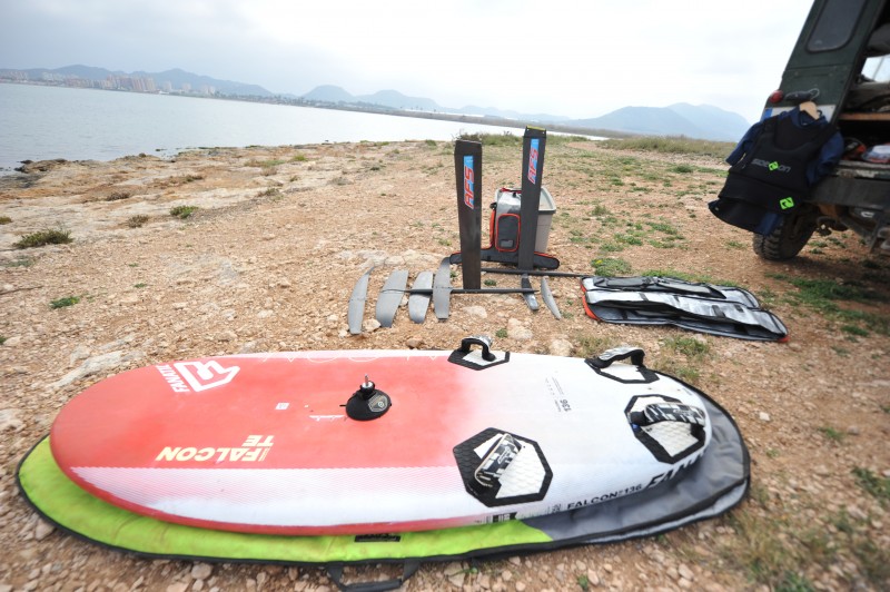 Which is best? A dedicated foil board or a slalom board conversion for windfoiling