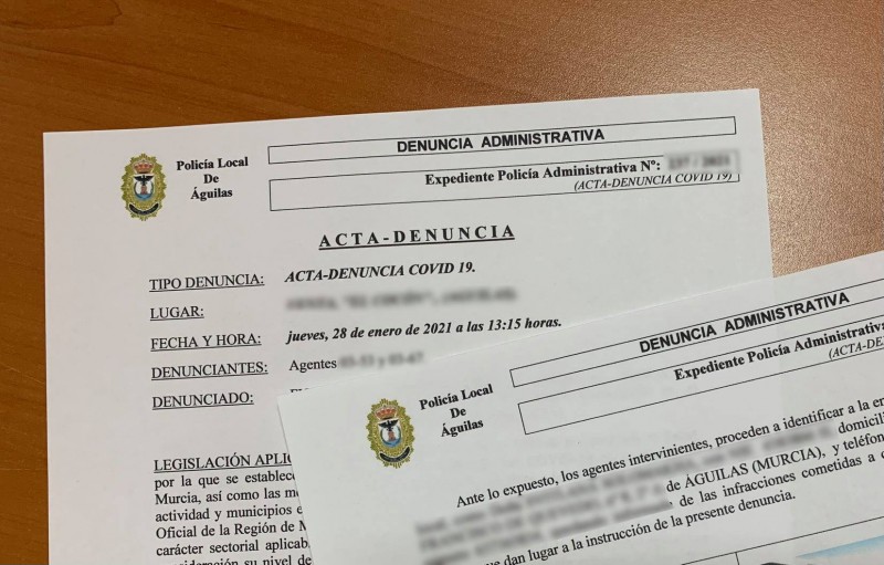 <span style='color:#780948'>ARCHIVED</span> - Two bars in Águilas denounced for ignoring closure order